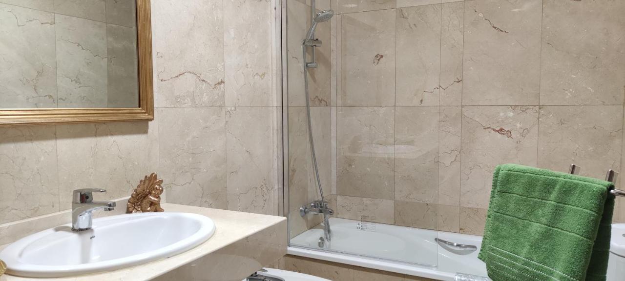 Divina 10 Lägenhet Avilés Exteriör bild
